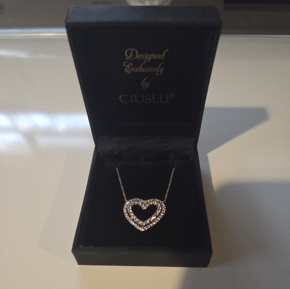 Dazzling Silver Heart Necklace 17 Inch - Picture 3 of 3